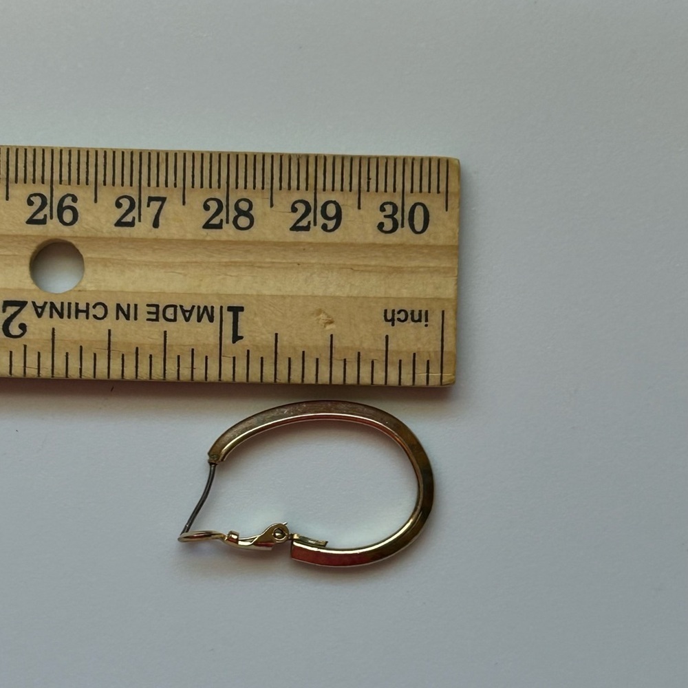 Vintage Gold Tone Oval Hoop Earrings Classic Vintage Hoops Gold Hoops Minimalist - Picture 10 of 13